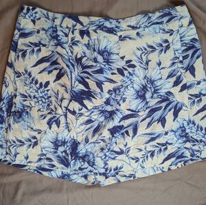 Ellen Tracy Blue and White Floral Skort
